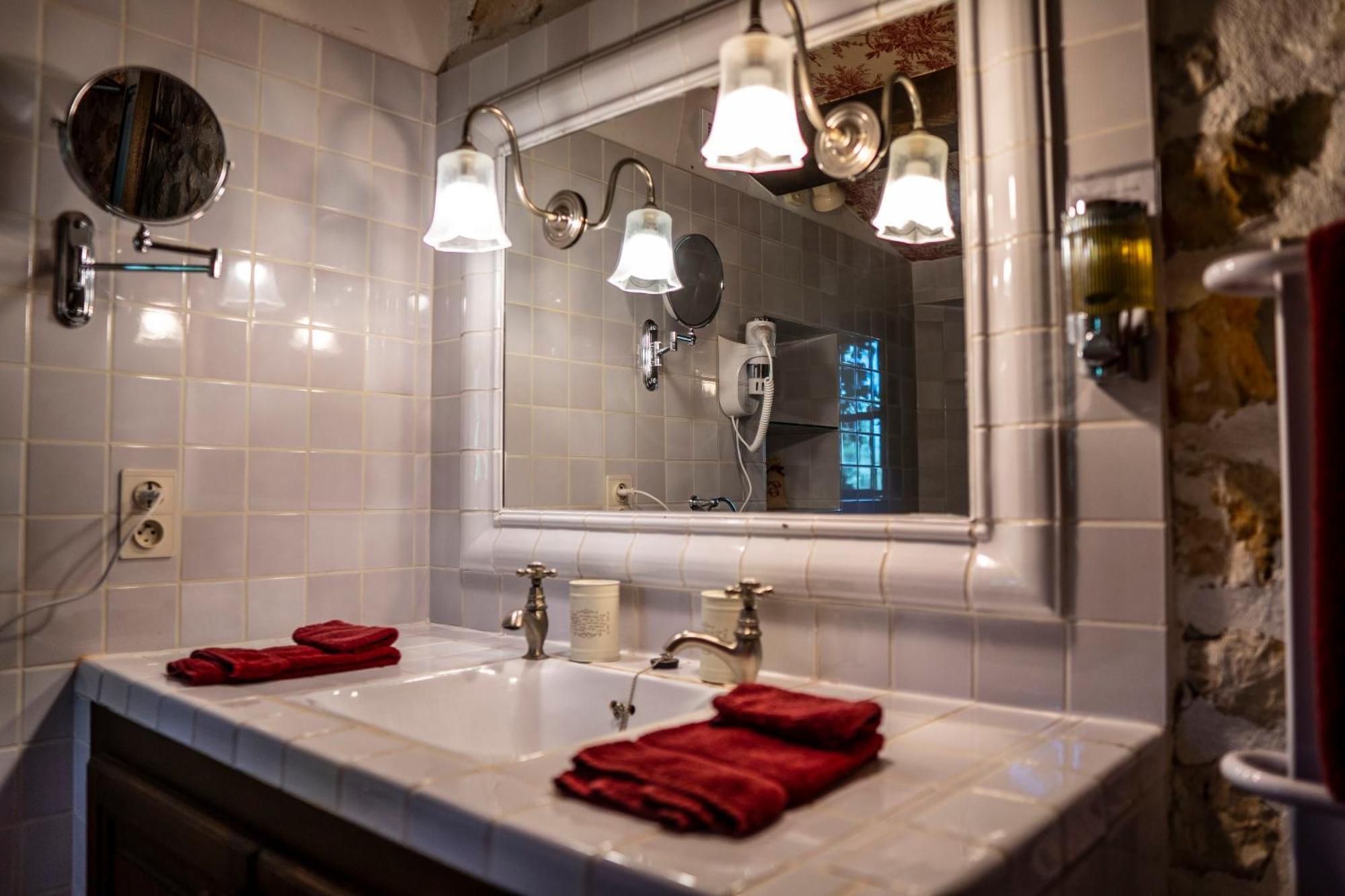 Domaine Des Tilleuls D'Or Saint-Cezaire-sur-Siagne Room photo
