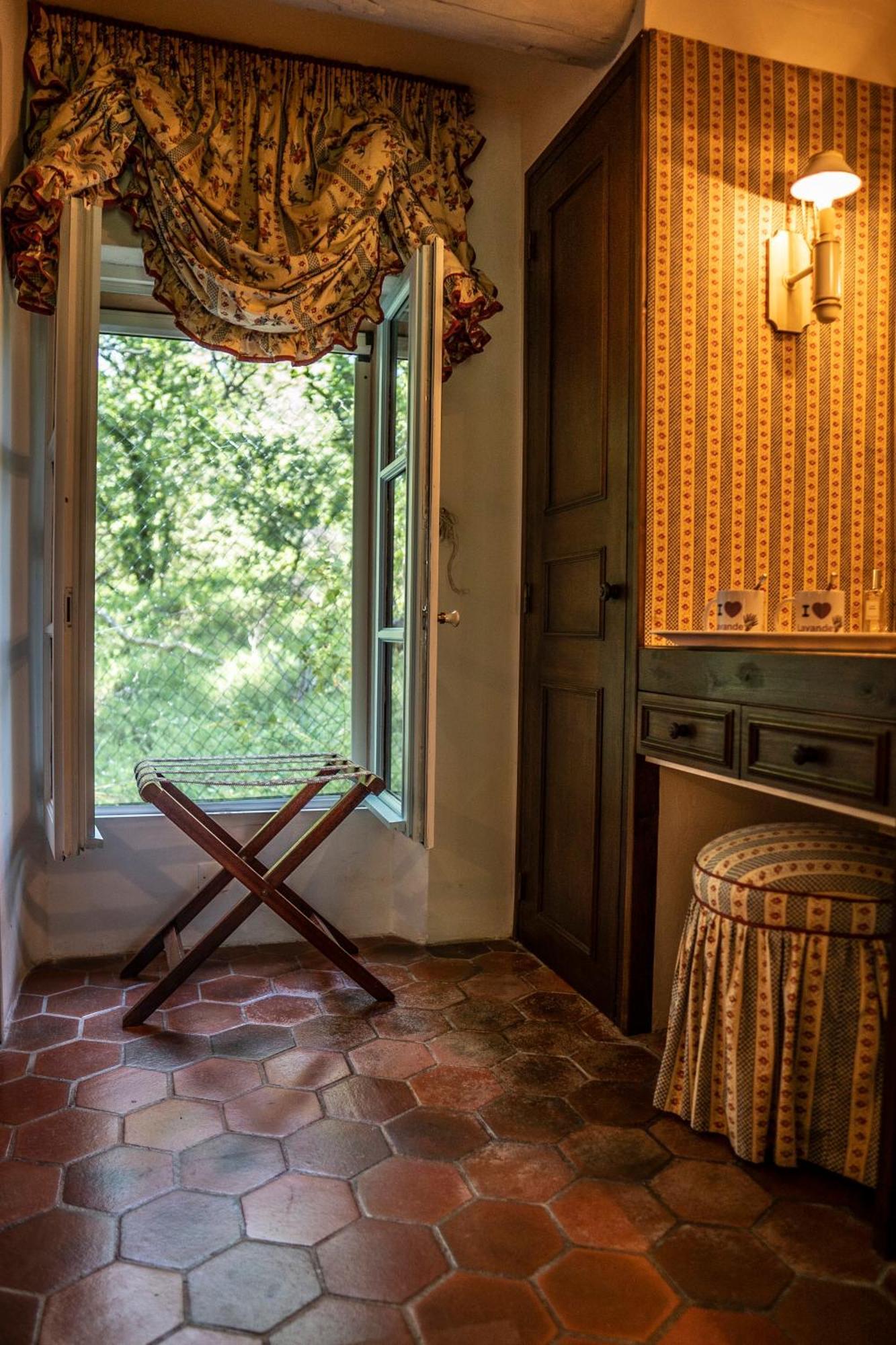 Domaine Des Tilleuls D'Or Saint-Cezaire-sur-Siagne Room photo